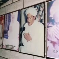 Menampilkan foto Abah Guru Sekumpul, tokonya tidak terbakar dalam Kebakaran Pasar Lima