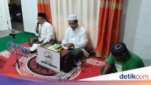 Diharapkan menjadi Gubernur Sumut, Nikson Nababan membacakan doa sapu jagat