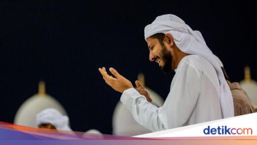 Sholawat Latin Kullul Qulub Lirik dan Terjemahannya